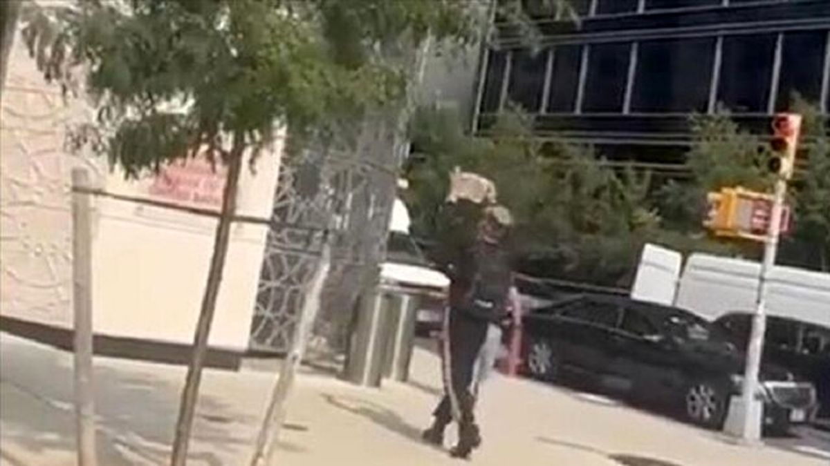 اهانت به قرآن کریم مقابل کنسولگری ترکیه در نیویورک

