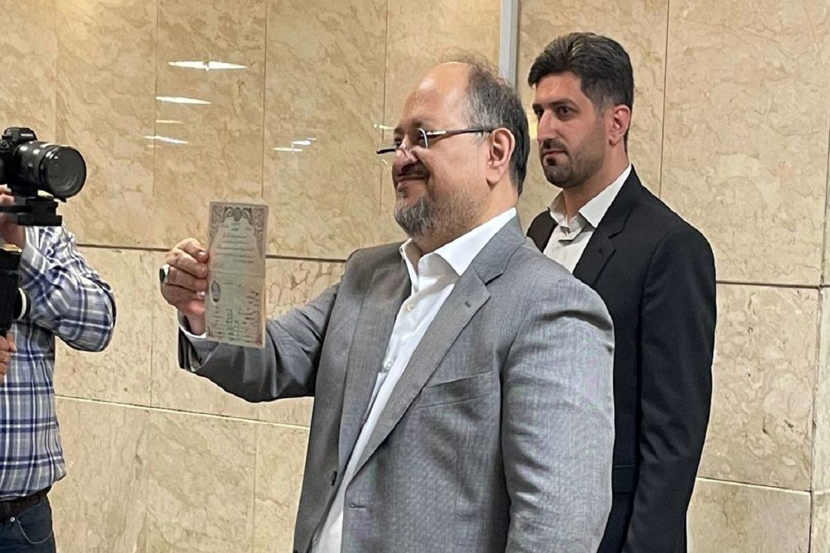 شریعتمداری: آمده‌ام صدای همه مردم باشم
