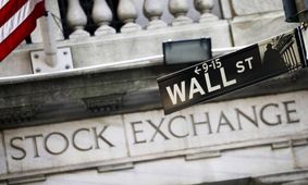 وال‌استریت پیش‌بینی‌های خود درباره شاخص S&P 500 را کاهش داد؛ آشفتگی تعرفه‌ها چشم‌انداز ۲۰۲۵ را تیره کرد