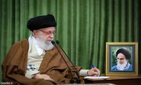 رهبر انقلاب: سخن از بحث هسته‌ ای و چیزهائی از قبیل آن نیست/ سخن از مقابله با نظم ناعادلانه و تحکّم نظام سلطه در جهان کنونی و روی آوردن به نظام عادلانه‌ ملّی و بین‌المللی اسلامی است
