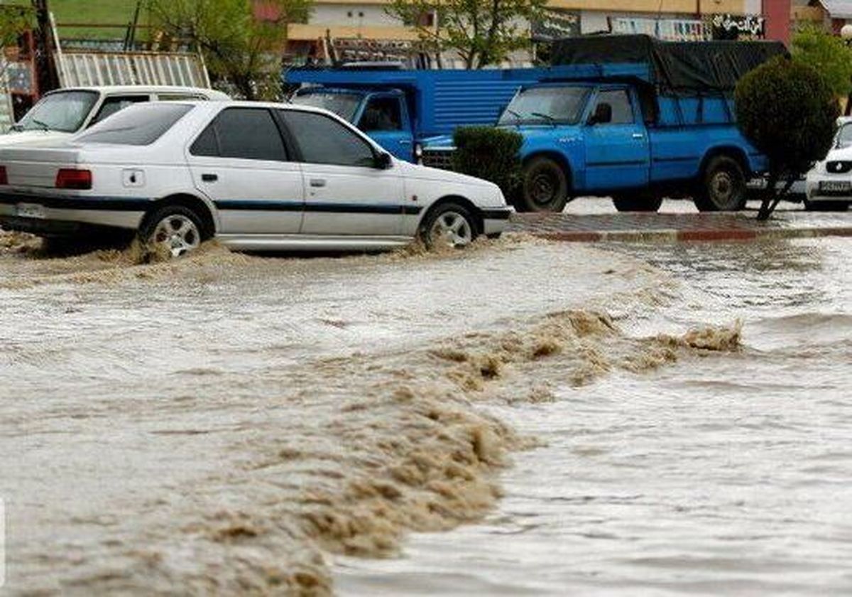 سیل در راه مازندران؛ لزوم خروج مسافران از حریم رودخانه‌ها

