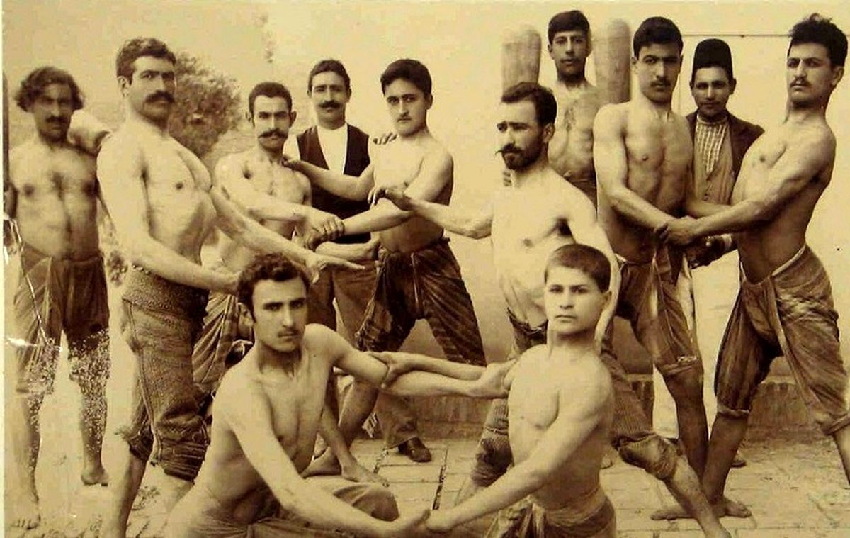 از مطرب تا کفترباز؛ عکس‌هایی از زندگی روزمره در دوران قاجار