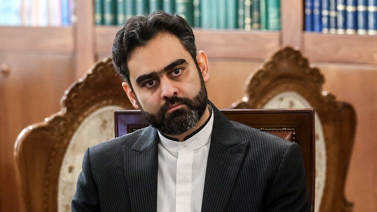 امیرحسین ثابتی؛ نماینده آمارهای جعلی

