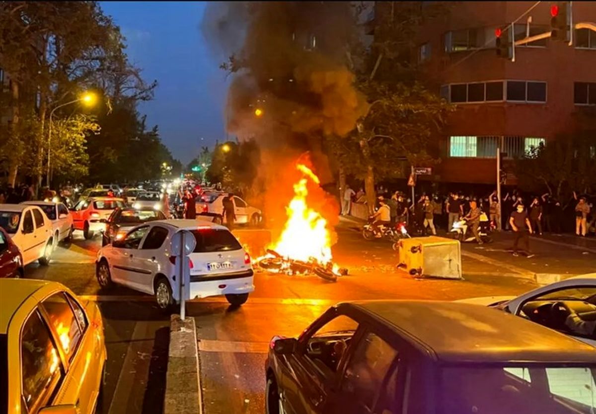 اصلاح‌طلبان نگران قاتلان شده‌اند/ با کسی که با 100کیلومتر سرعت، پلیس را زیر می گیرد چه باید کرد؟