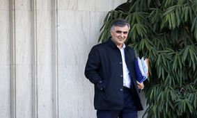 کارنامه رئیس بانک مرکزی / فرزین از همتی عقب ماند