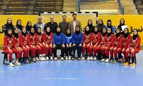 سلام نظامی دختران هندبالیست ایران/ ویدئو

