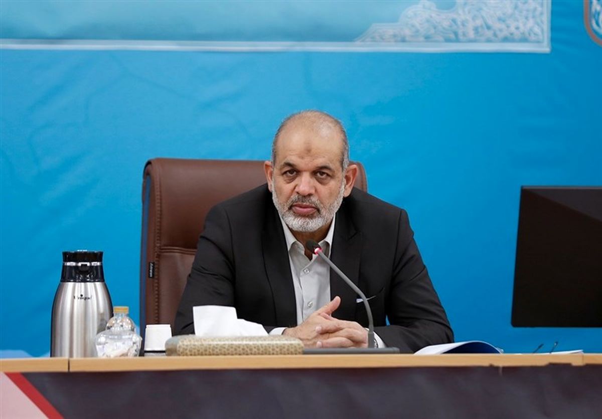 در رابطه با مسمومیت دانش آموزان کسی تاکنون دستگیر نشده و عامل خاصی یافته نشده است