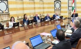دولت لبنان انحصار سلاح در دستان ارتش را تصویب کرد / تجمع خیابانی هواداران حزب الله
