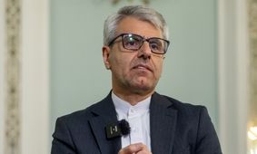 ایران با یک تیم کامل سیاسی، حقوقی، اقتصادی و فنی در ژنو حاضر شده است/ اینکه سطح غنی‌سازی چقدر باشد، به چه میزان، و چند سانتریفیوژ داشته باشیم، مواردی است که قاعدتاً هنوز به آن جزئیات نرسیده‌ایم
