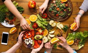 خوراکی های مفید و مضر برای سیستم گوارش/ اینفوگرافیک
