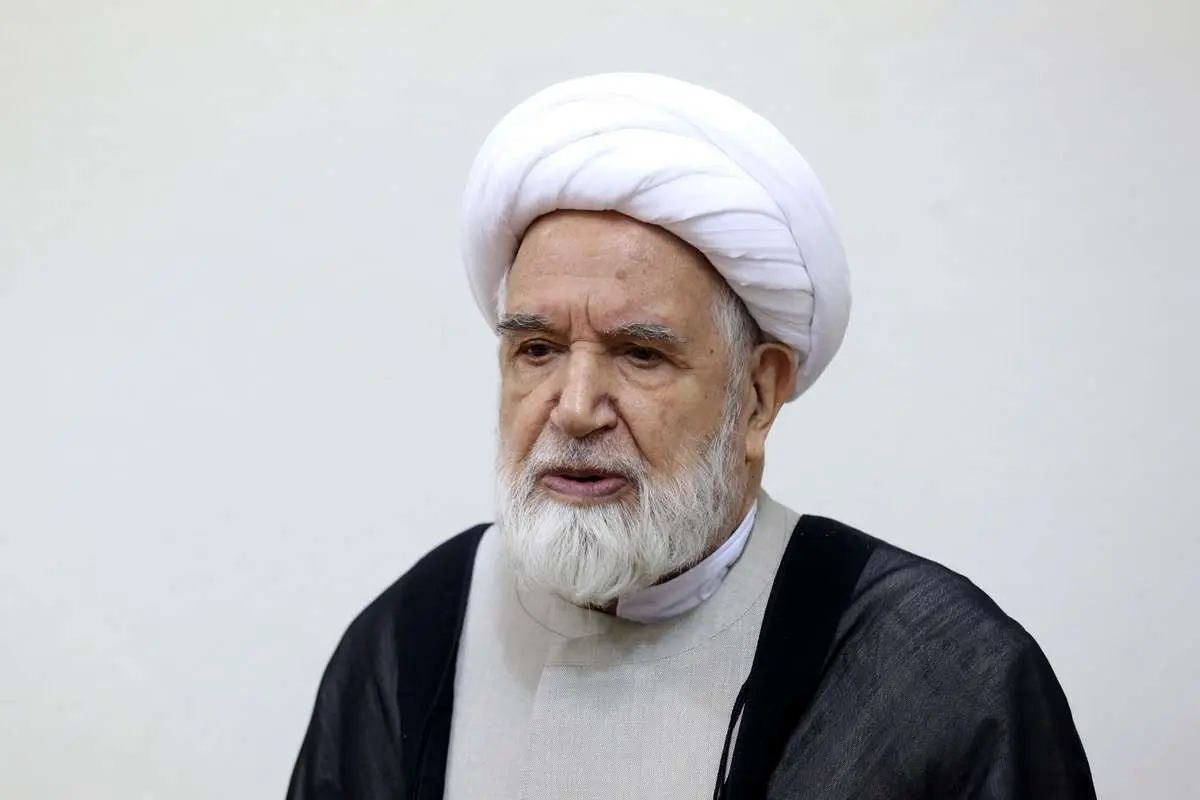 واکنش کیهان به سخنان مهدی کروبی/ چشم بر واقعیت‌ها بسته‌اند و نسخه مذاکره مستقیم می‌پیچند