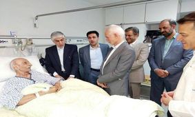وضعیت گوینده سرشناس در بیمارستان