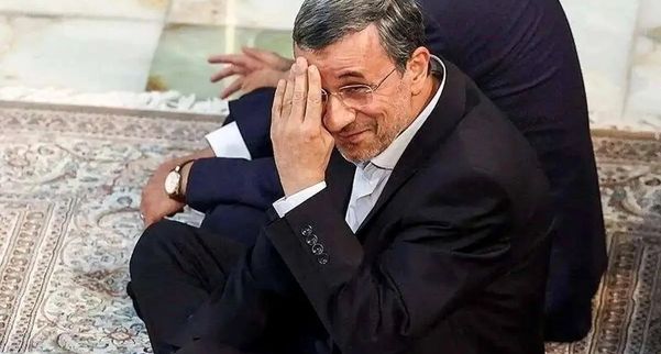 نیویورک تایمز ادعا کرد: هدف اولیه جنگ، انتصاب احمدی‌نژاد به جای رهبر ایران بود