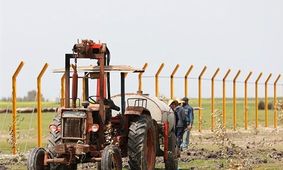 کلنگی که برای ویرانی میانکاله بر زمین زده شد/ پیش‌روی پروژه پتروشیمی به رغم تذکرات قضایی و دولتی
