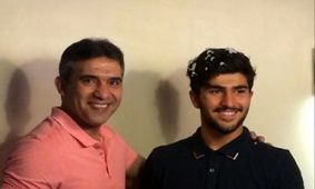 زانو زدن امیر در برابر احمدرضا/ عابدزاده با پدرش جشن صعود گرفت/ ویدئو