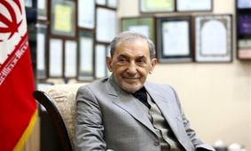 تغییر چهره علی‌اکبر ولایتی با گذشت ۴۳ سال؛ از کنفرانس ژنو تا کتابخانه خانگی در تهران/ وزیرخارجه وقت در کنار دشمن آن سالهای ایران/ عکس

