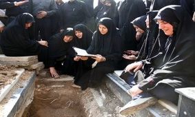چند می‌گیری گریه کنی؟ / درآمد عجیب گریه‌کن‌ها در مراسمات عزا!