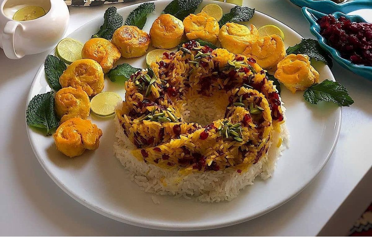 طرز تهیه زرشک‌پلو با جوجه حلزونی