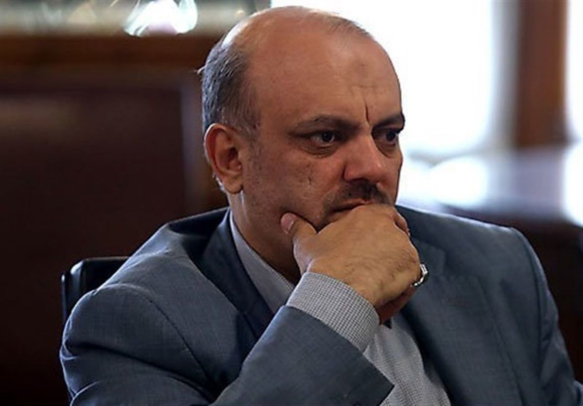 آقای علیرضا منادی! برای حفظ شان مجلس حداقل رسماً عذرخواهی کنید

