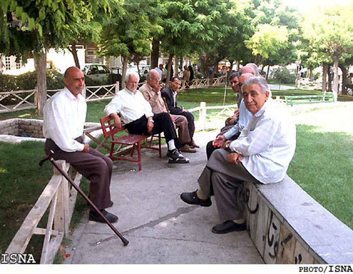 ۶۰ درصد سالمندان ایران تنها زندگی می‌کنند