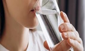 حذف میکروپلاستیک از آب آشامیدنی با جوشاندن