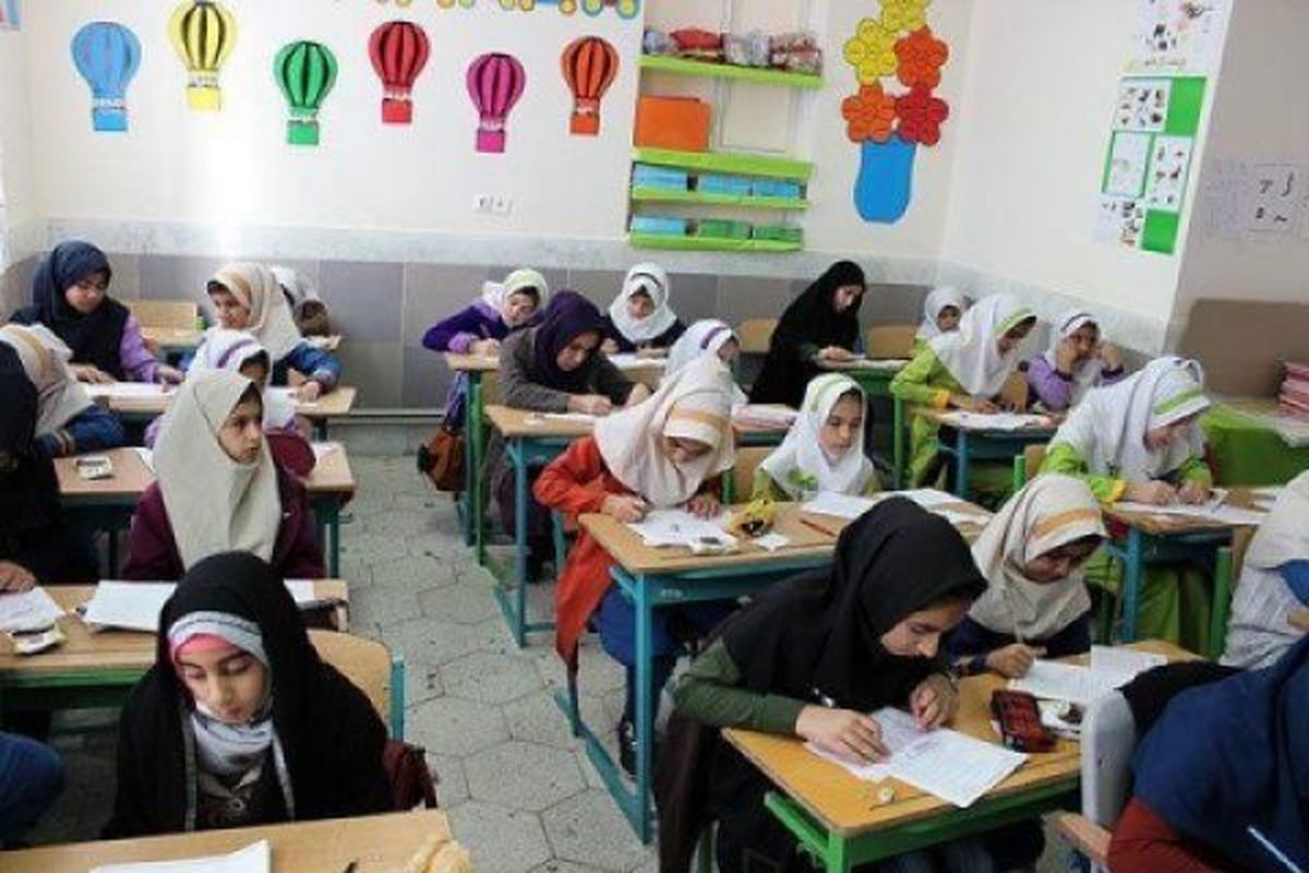روایتی از ممنوعیت آموزش زبان انگلیسی در مدارس ابتدایی/ معاون وزیر: موضوع جدیدی نیست!