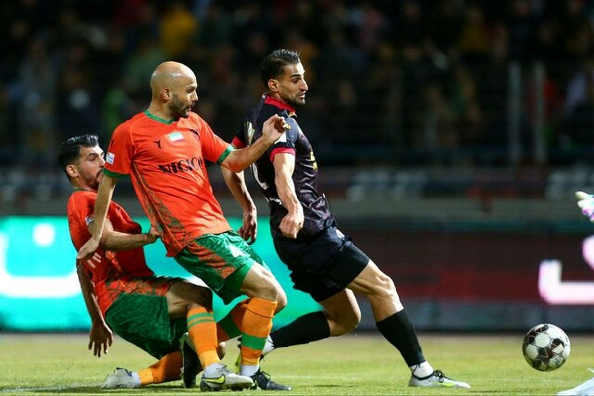 توقف پرسپولیس در رفسنجان/ مس سرخ‌ها طلا نشد

