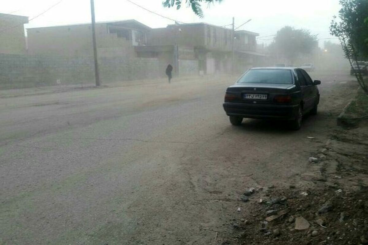 واردشدن خسارت ۱۰۰ میلیونی به شبکه برق پلدختر براثر وزش باد شدید