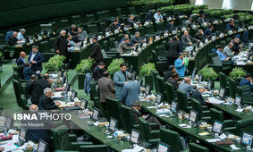 رییس‌جمهور از تشکیل وزارت بازرگانی صرف‌نظر کند