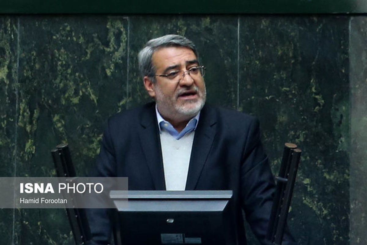 رحمانی‌فضلی: بهترین تصمیم در شرایط فعلی کشور واگذاری اختیارات به استان‌ها است‌