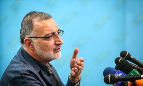 فردی که زاکانی «عنصر فاسد» خواند، همراه آملی لاریجانی به مجمع تشخیص رفته است