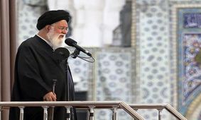 امام‌جمعه مشهد: مدیران اگر نمی‌توانند مشکل معیشتی را حل کنند مردم پای کار بیایند؛ بازاریان برای حل مسائل معیشتی ورود کنند