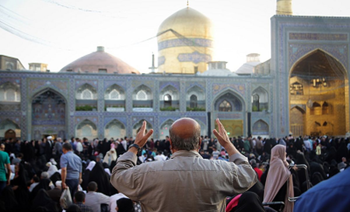 اینجا خلوتگه امن شکفتن غنچه‌ گریه‌ها است