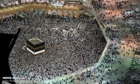 حجاج در بیت الله الحرام‎+ عکس