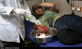 آمار مصدومان چهارشنبه آخر سال قزوین به ۱۴ نفر رسید‌/پرتاب نارنجک به داخل آمبولانس اورژانس‌