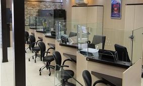 من یک سلبریتی، غذا می‌خورم و پول در می‌آورم!
