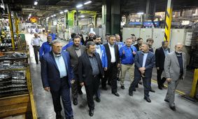توليد خودرو مطابق استانداردهاي مصوب ملي از برنامه‌های مهم ایران خودرو