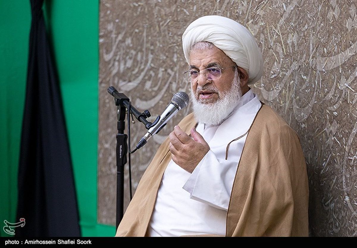 انتقاد امام جمعه یزد از کیفیت پایین برخی خودروهای داخلی