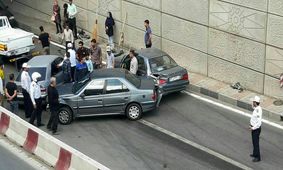 مصدومیت ۱۳ دانش‌آموز در سانحه رانندگی