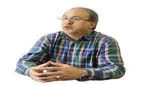 آثار برخی افراد در دایره نظام ارزشی ما نیست