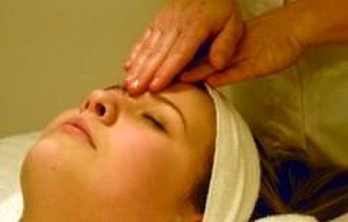 یک سری حرکات ساده برای زیبایی صورت