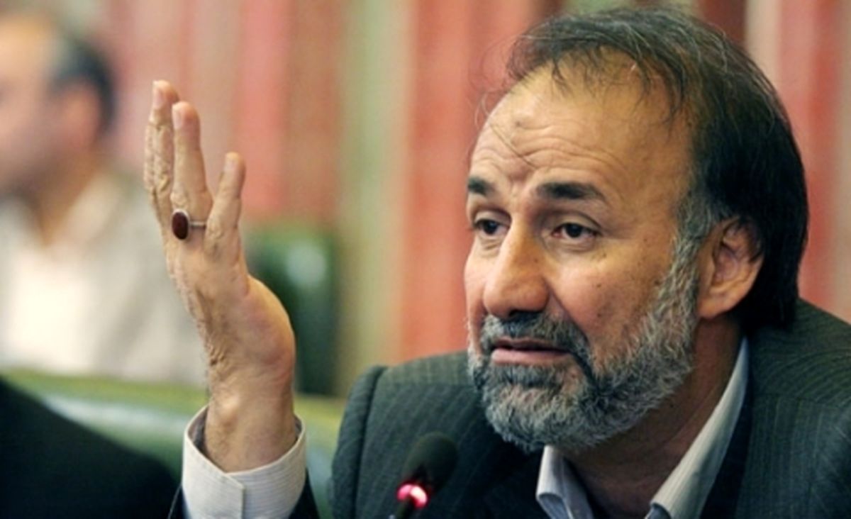 گویا برخی کدخدا هستند و خود را کفیل مردم می‌دانند