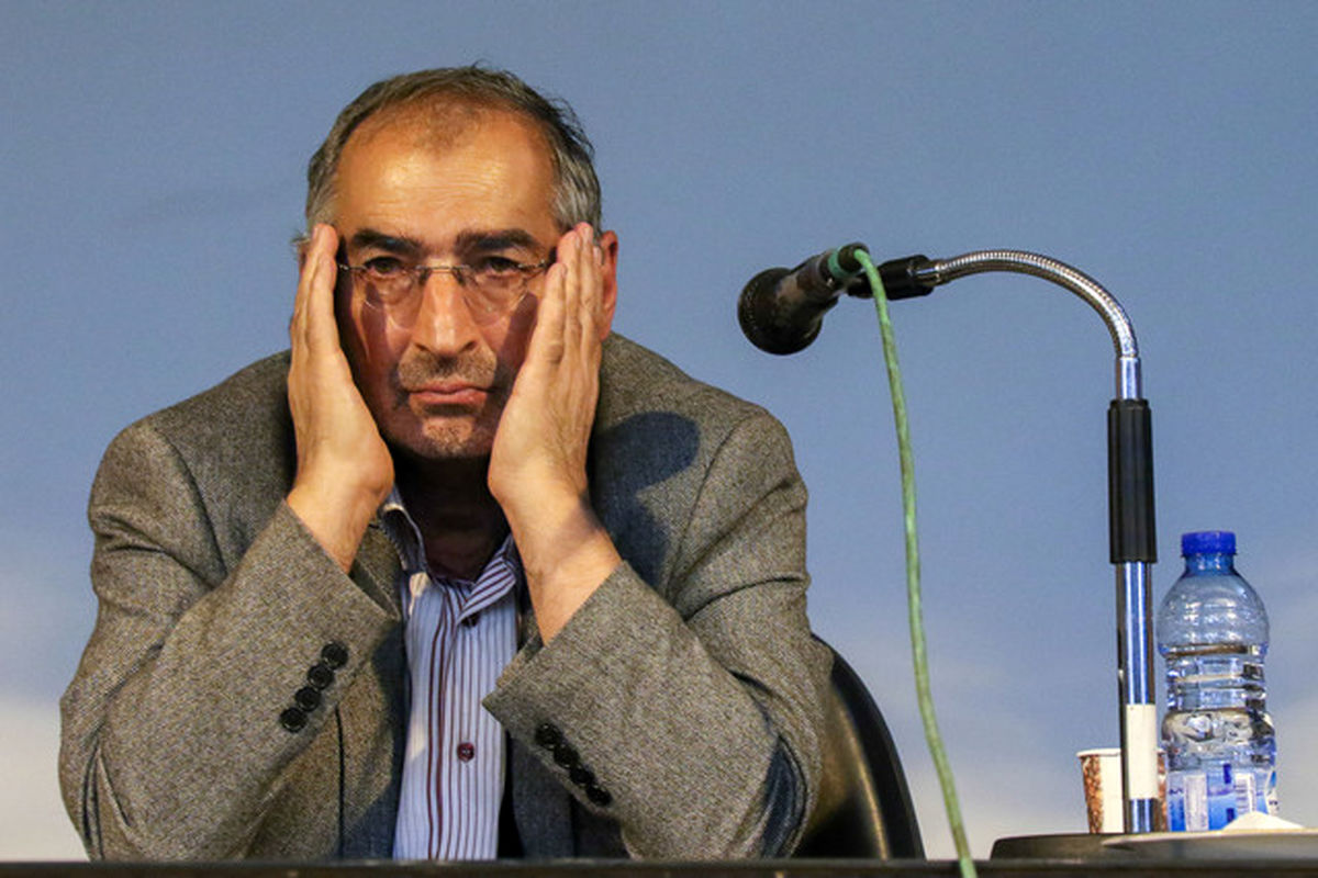 زیباکلام: قانون اساسی جمهوری اسلامی ایران، حقوقی نیست