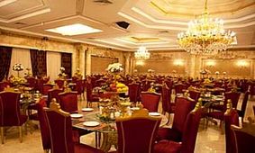 یک شب تالار برای عروسی چند؟