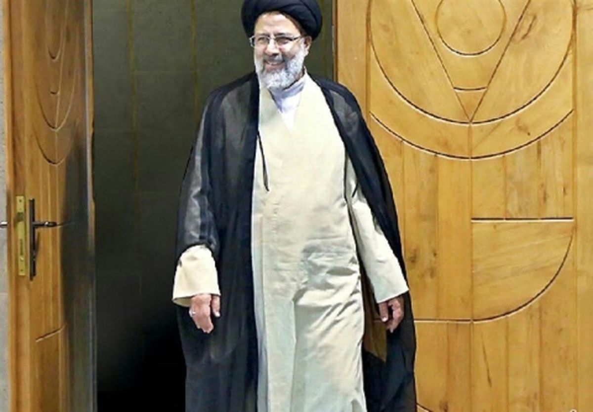 حجت الاسلام رئیسی چطور دست عزیزیان را در آستان قدس رو کرد؟