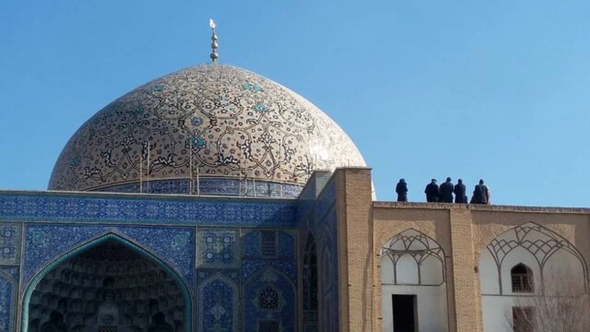 مرمت گنبد شیخ لطف‌الله هزار اشکال دارد