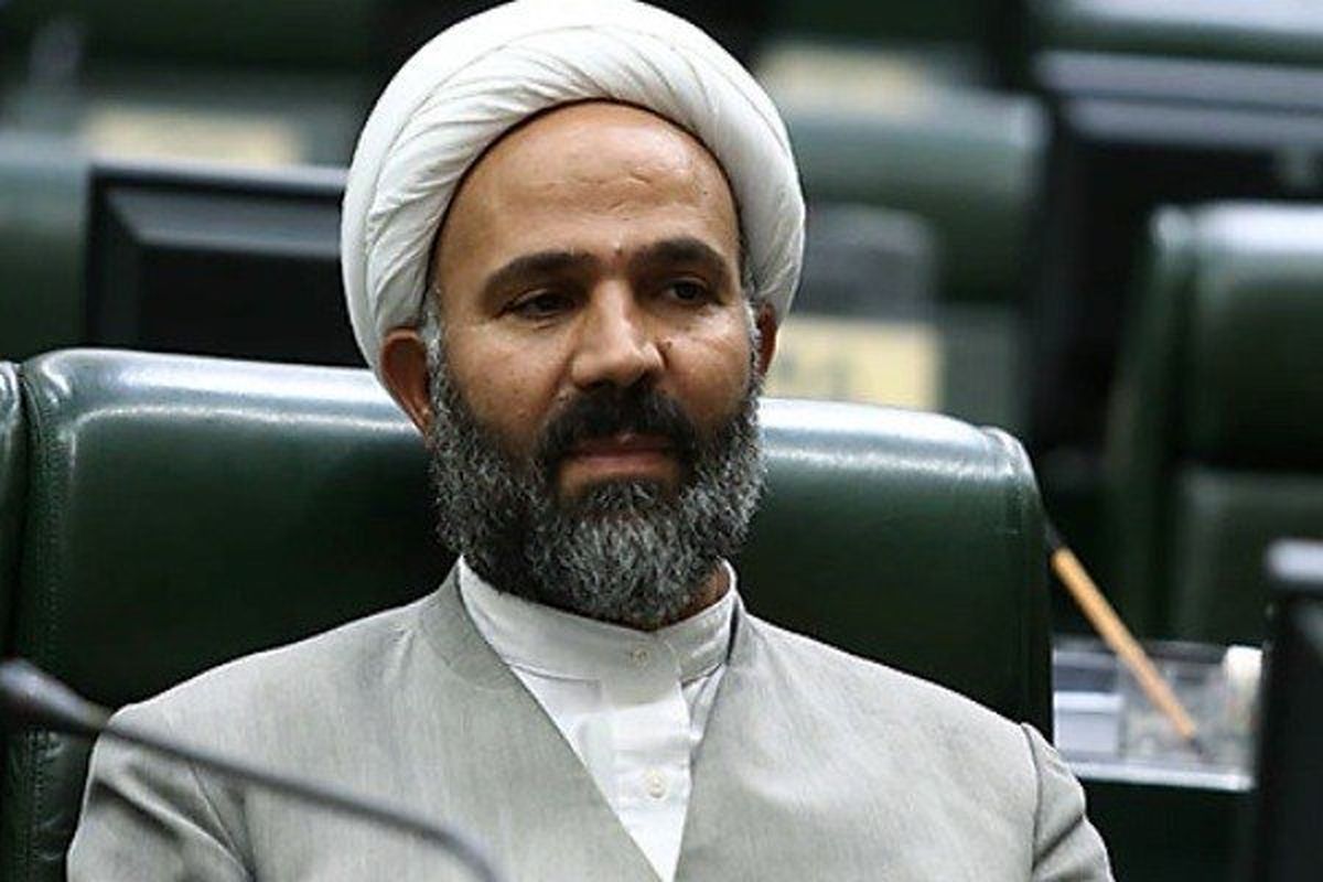 رئیس جمهور به جای ارائه گزارش از عملکرد دولت درصدد تشکیک در امور دیگر است