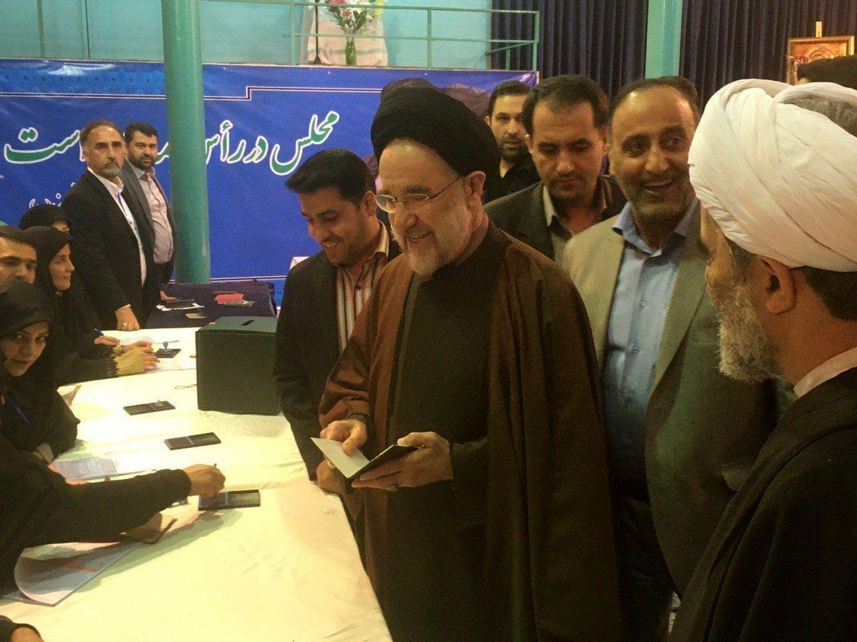 اظهارنظر کیهان در باره رای دادن خاتمی در روزجمعه