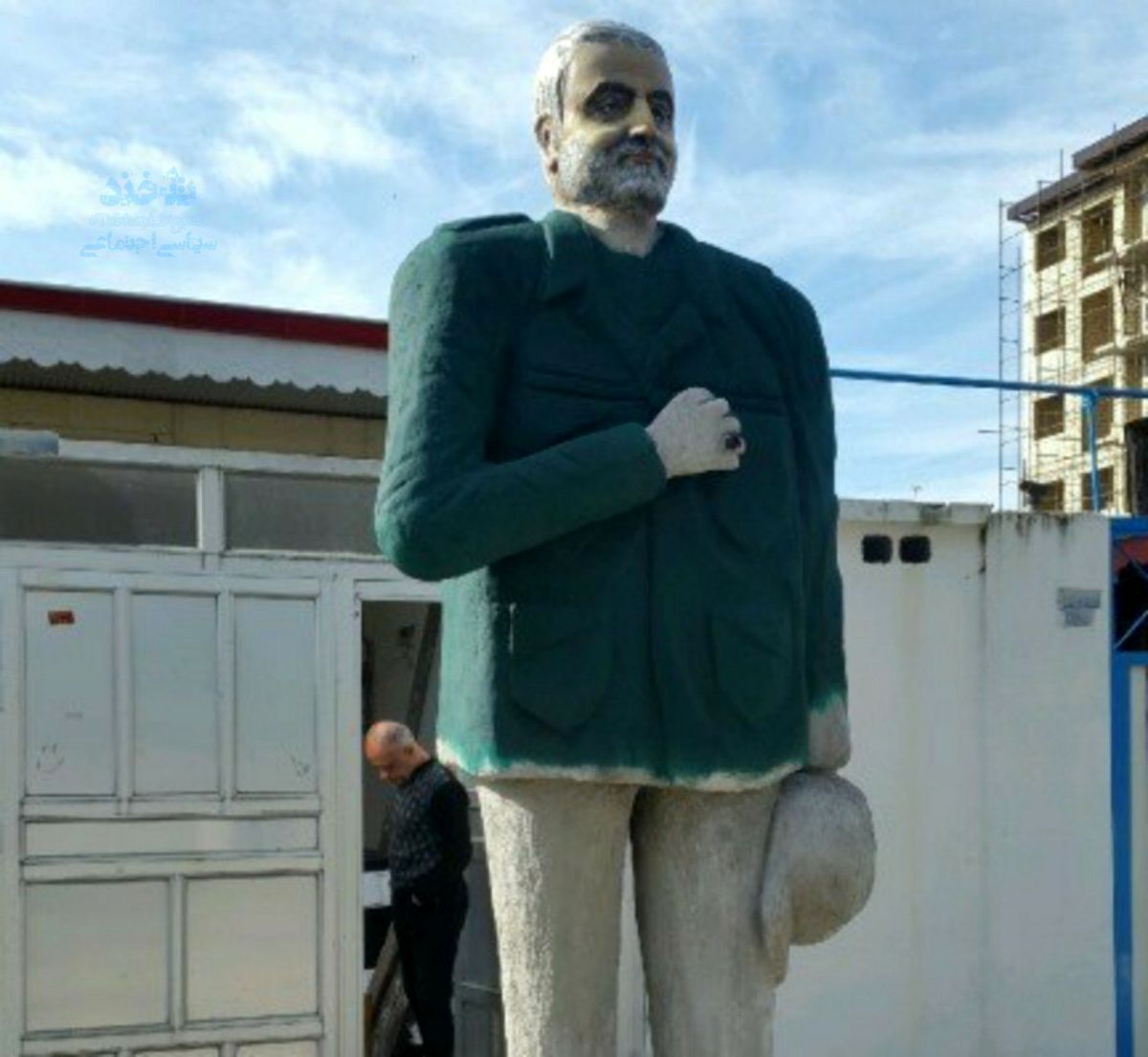کم‌سلیقگی در درست کردن مجسمه سردار سلیمانی در بندرانزلی