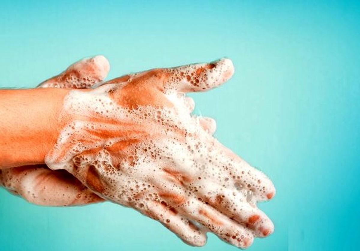 چرا باید دست‌ها را ۲۰ ثانیه با آب و صابون شست؟